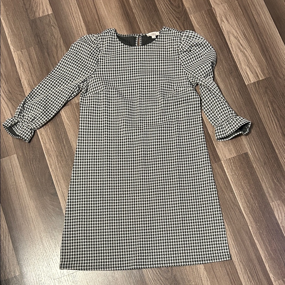 LOFT Black and White Houndstooth Long Sleeve Dress